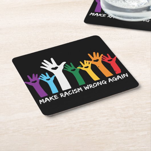 人種差別を誤ったハート手にする スクエアペーパーコースター (アングル)