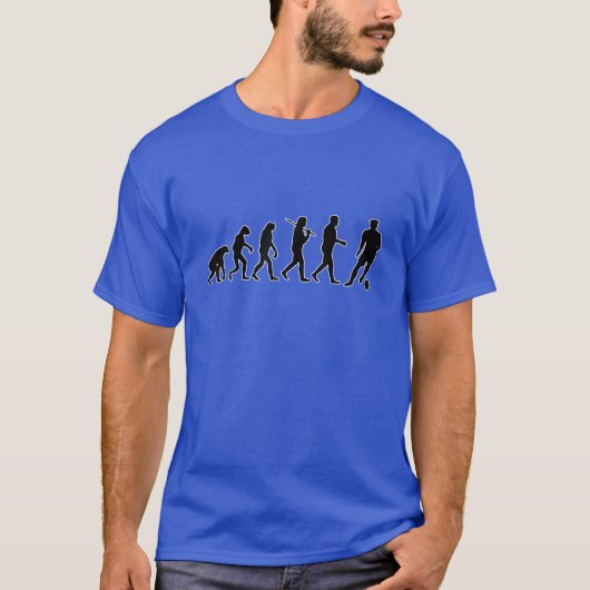 人間おもしろいの進化 – サッカー選手 Tシャツ (正面)