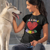 人間の赤いハートが良い Tシャツ