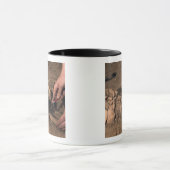 人間の遺体 マグカップ (中央)