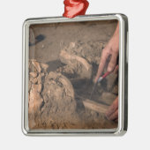 人間の遺体 メタルオーナメント (左)