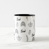 人間の骨格パターンのマグカップ ツートーンマグカップ (中央)