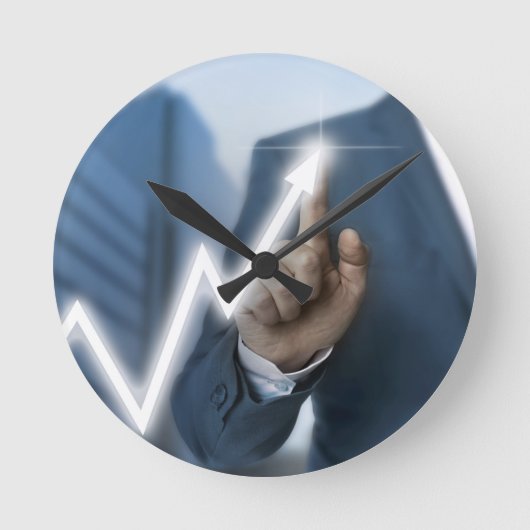 人間は株価タッチスクリーンのコンセプトを描く ラウンド壁時計 (正面)