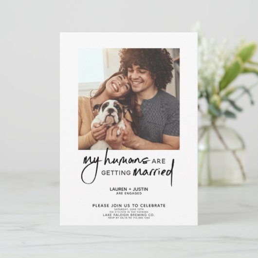 人間モダンが結婚する4枚の写真婚約 招待状 (スタンド正面)