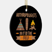 人類学者はフィールド人類学でこれを行う セラミックオーナメント (右)