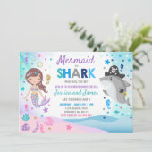 人魚および鮫の誕生日の招待状のプールを囲んでのパーティ 招待状 (スタンド正面)