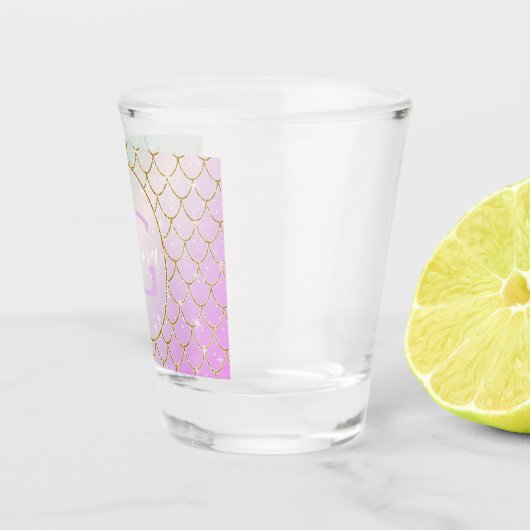 人魚のひいさま。ピンクはかりで測の黄金のトゥルク ショットグラス (右)