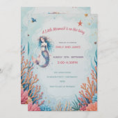 人魚の小さな女の子が彼女の道に海の赤ちゃんシャワー 招待状 (正面/裏面)