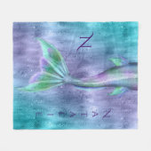 人魚の尾輝きのモノグラム フリースブランケット (正面(横))