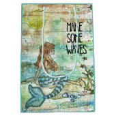 人魚の美しさが波を作る ミディアムペーパーバッグ (裏面)