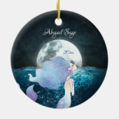 人魚パーソナライズされたが泳いで,平和で,満月 セラミックオーナメント (裏面)
