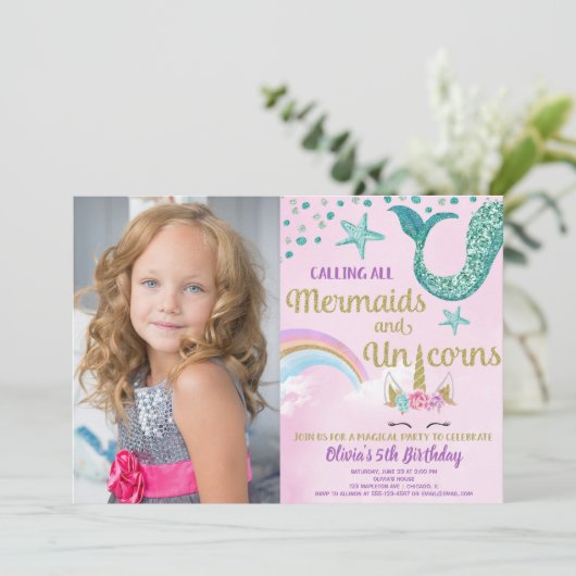 人魚及びユニコーンは金ゴールドのティール（緑がかった色）の誕生日の写真を飾ります 招待状 (スタンド正面)