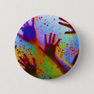 人… 私の飲み物に何が置かれましたか。 缶バッジ