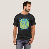 今いる場所に集中しよう リカバリースローガン Tシャツ (正面フル)