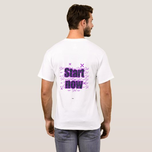 今すぐ始める – 紫色のモチベーションデザイン Tシャツ (裏面フル)