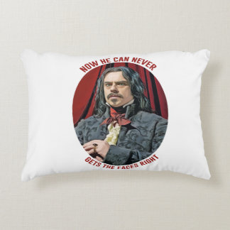 今では決して顔を右枕に置けない» アクセントクッション