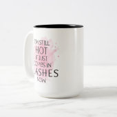 今はまだ焦っ来て熱いおもしろい ツートーンマグカップ (正面左)