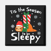 今はクリスマスに眠くなる季節だ マグネット (正面)