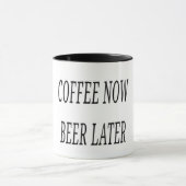今はコーヒー、後でビール マグカップ (中央)