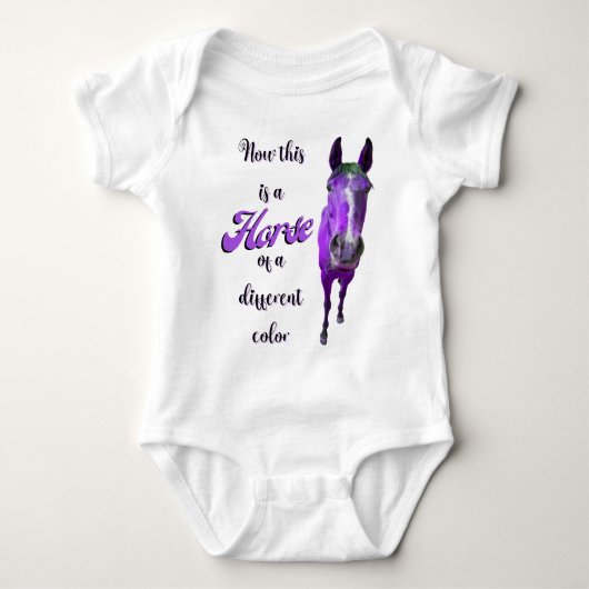 今は紫違う色の馬 ベビーボディスーツ (正面)