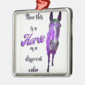 今は紫違う色の馬 メタルオーナメント (左)