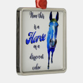 今は青い色の違う馬だ メタルオーナメント (右)