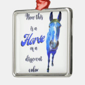 今は青い色の違う馬だ メタルオーナメント (左)