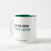 今コーヒー//の匍匐性のあとで ツートーンマグカップ (正面左)