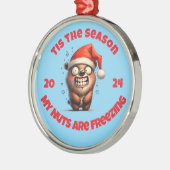 今シーズンは私のナッツは凍え付くクマ メタルオーナメント (左)