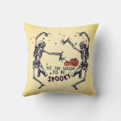 今シーズンは黄色いハロウィン不気味になる クッション (裏面)