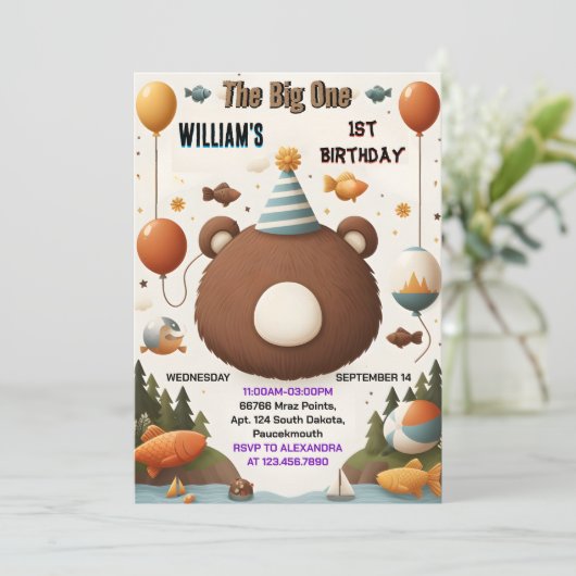 今ブラウンおもしろい魚の男の子かわいいベビークマ1歳の誕生日 招待状 (スタンド正面)