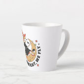 今夜かわいい魔女を飛ぶ カフェラテマグ (右アングル)