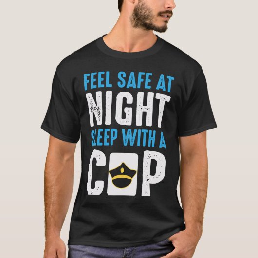 今夜は安心して眠れる 警官 ポリスマン 巡査 警察 Tシャツ (正面)