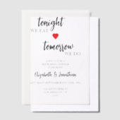 今夜は食事、明日はリハーサルディナー ベラム紙招待状 (オフセット)