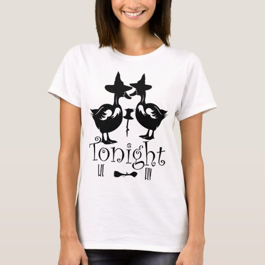 今夜は、ハロウィーングースウィッチを飛ぶ Tシャツ (正面)