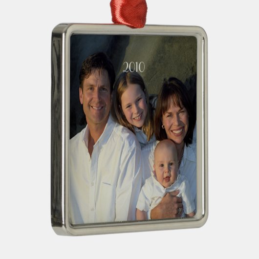 今年のクリスマスの家族の写真日 メタルオーナメント (右)