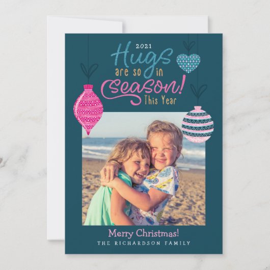 今年は抱擁が旬だ |おもしろい家族の写真 シーズンカード (正面)