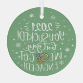 今年吸はおもしろい婚約した記念に ガラスオーナメント (裏面)