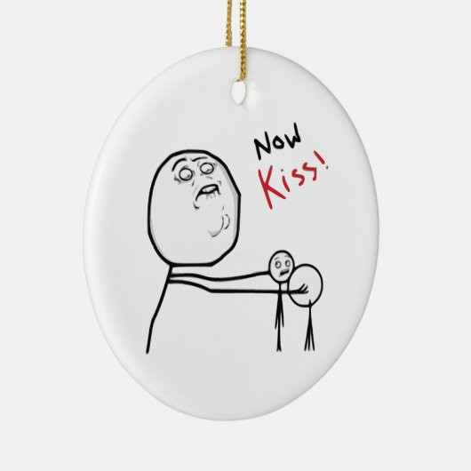 今度はキスの激怒の顔の漫画のミーム セラミックオーナメント (右)