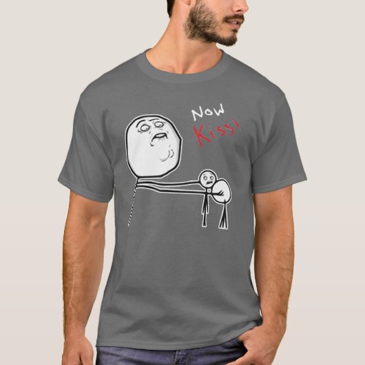 今度はキスの激怒の顔の漫画のミーム Tシャツ (正面)