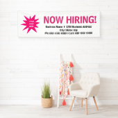 今度は雇用のピンクの白いロゴの旗の印 横断幕 (インサイチュ)