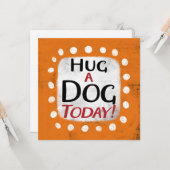 今日のグリーティングカードで犬を抱き締める カード (正面/裏面インサイチュ)