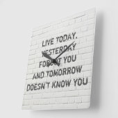 今日のライブ、やる気を起こさせる引用文 スクエア壁時計 (傾斜)