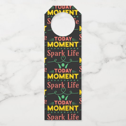 今日の瞬間、Spark Life ボトルネックタグ (正面)