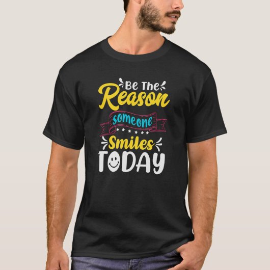 今日のQがスマイルする理由感動的だ Tシャツ (正面)