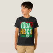 今日は楽しい小学校、明日はHBCU Tシャツ (正面フル)