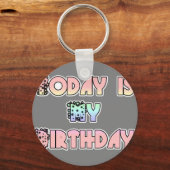 今日は私の誕生日ベビーピンクアートプリント キーホルダー (正面)