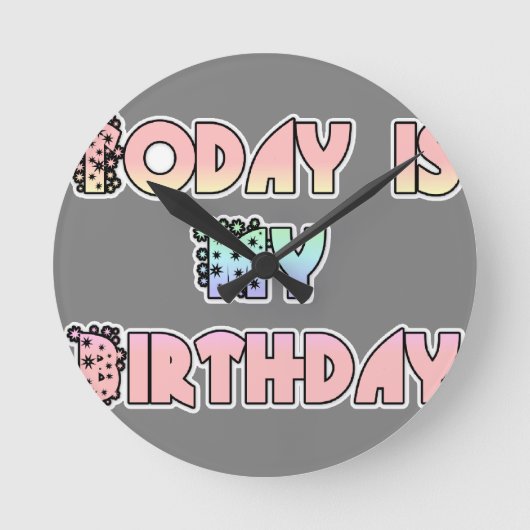 今日は私の誕生日ベビーピンクアートプリント ラウンド壁時計 (正面)