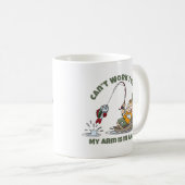 今日は腕がギプス魚釣りで動けなおもしろいい コーヒーマグカップ (正面右)