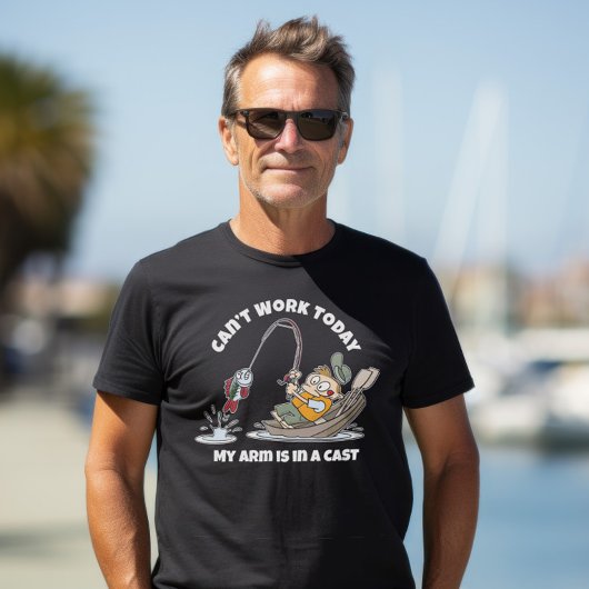 今日は腕がギプス魚釣りで動けなおもしろいい Tシャツ